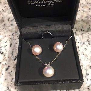 Pink Fresh Water Pearl Earrings and Necklace Set